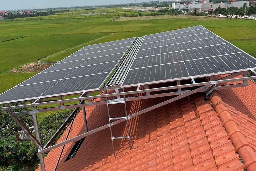 Các lớp cấu tạo trong một tấm pin năng lượng mặt trời tiêu chuẩn