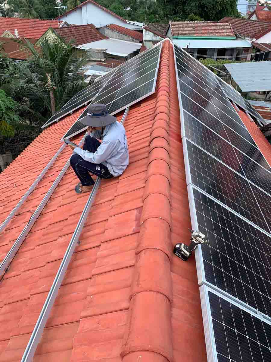 Quy trình lắp đặt điện mặt trời trên mái ngói tại Z4XANH