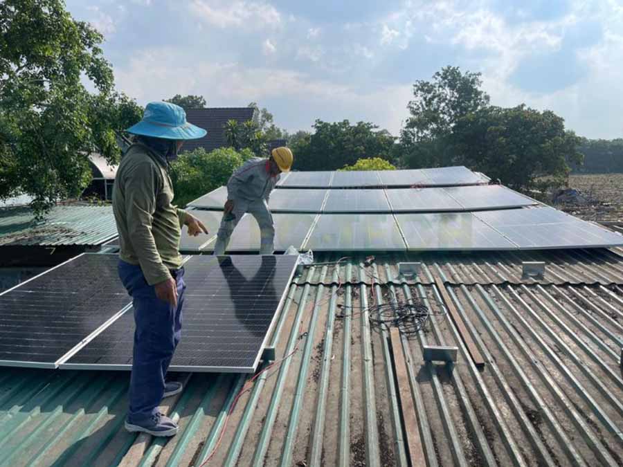 lắp điện mặt trời trên mái tôn