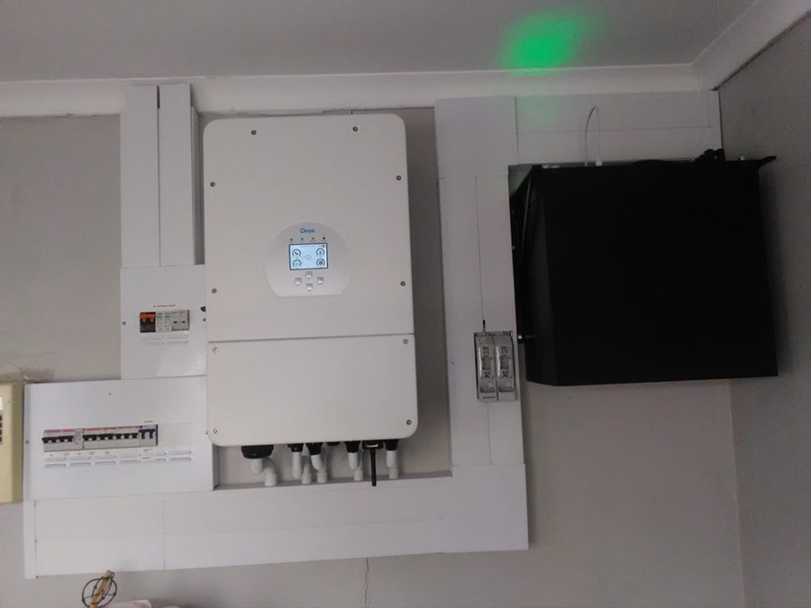 Phần mềm SolarMAN giúp theo dõi hiệu suất inverter Deye theo thời gian thực.