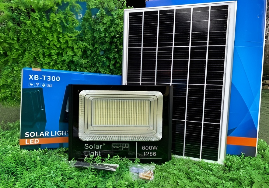 ĐÈN PHA BÁO PIN NĂNG LƯỢNG MẶT TRỜI BP 600W