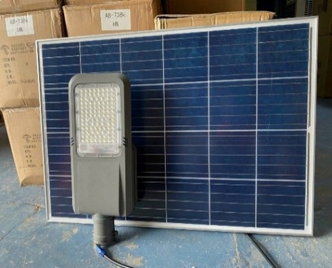 ĐÈN BÀN CHẢI NĂNG LƯỢNG MẶT TRỜI CT LỚN 100