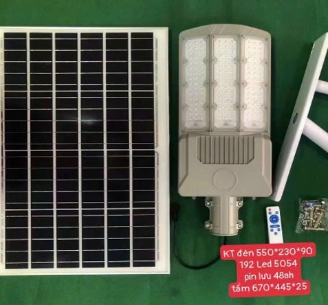 ĐÈN BÀN CHẢI NĂNG LƯỢNG MẶT TRỜI BC MỚI