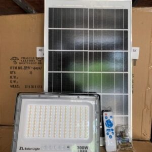 ĐÈN PHA BÁO PIN NĂNG LƯỢNG MẶT TRỜI PHA MỚI 300W