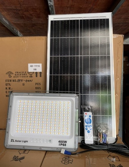 ĐÈN PHA BÁO PIN NĂNG LƯỢNG MẶT TRỜI PHA MỚI 400W