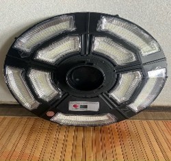 ĐÈN UFO 300W NĂNG LƯỢNG MẶT TRỜI